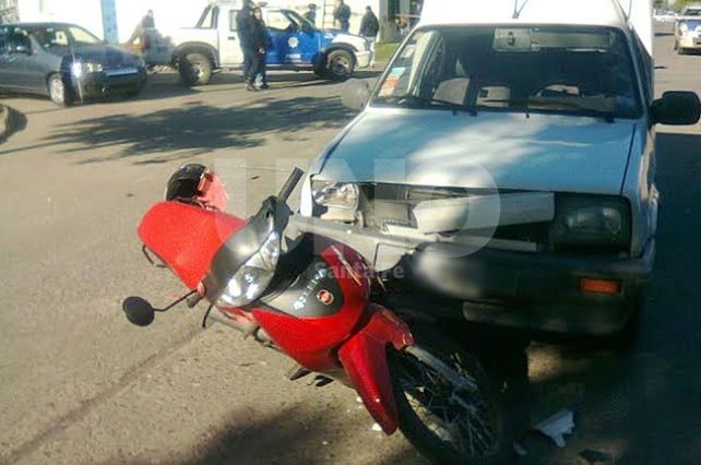 La colisión entre la moto y el utilitario en Guadalupe Oeste