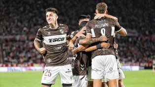 Platense amargó a Estudiantes en La Plata.