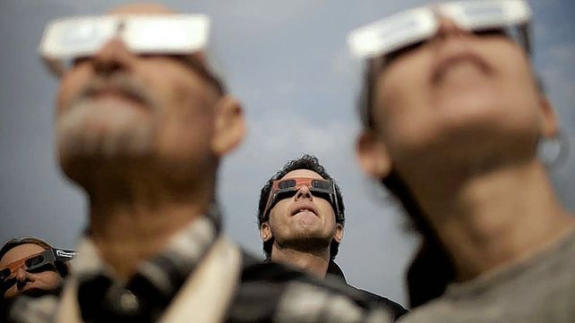 Eclipse de sol: cómo mirarlo, cómo cuidarse y cuándo disfrutarlo