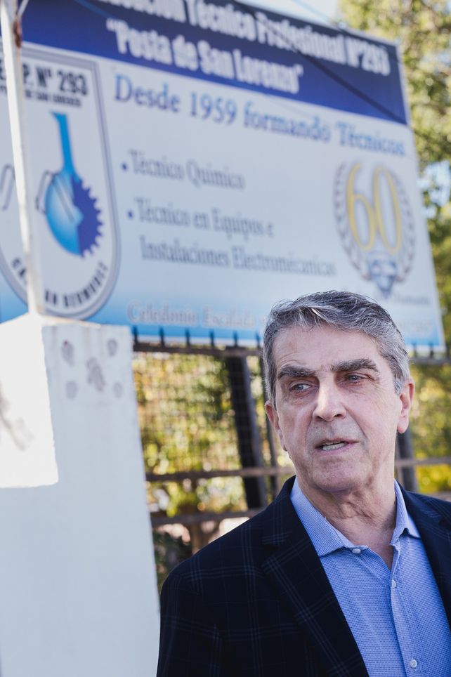 En el colegio. Armando Traferri ya contribuyó con equipamiento y mobiliario.