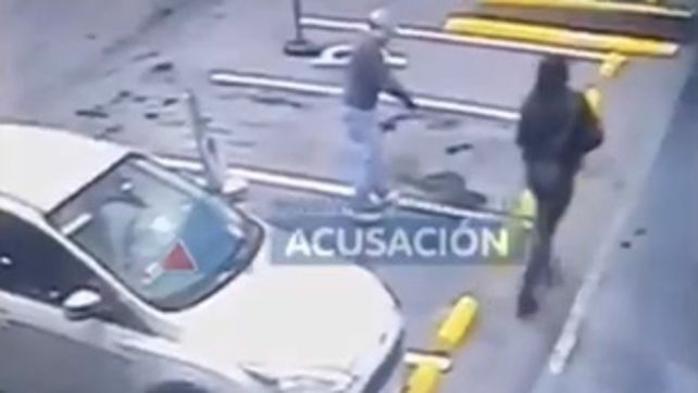 Cámaras. Imágenes captadas luego del hecho comenzaron a hacer caer el relato del ex comisario Valdés.