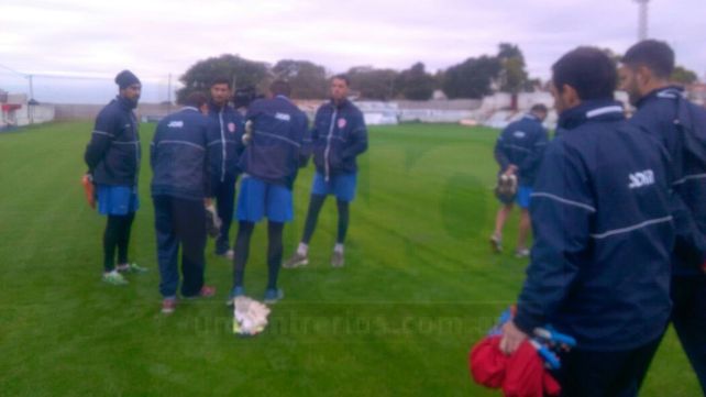 El Indio Ortiz fue presentado como nuevo DT de Atlético Paraná para la Primera B Nacional