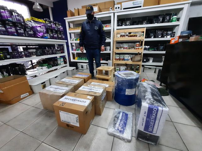 Los allanamientos para secuestrar una sustancia hecha a base de dióxido de cloro se realizaron en varias provincias.