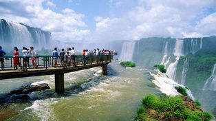 Cataratas y Bariloche, los destinos preferidos por los santafesinos estas vacaciones