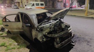 Auto incendiado durante la madrugada en la ciudad de Santa Fe&nbsp;