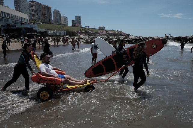 Las 18 fotos del primer Campeonato Sudamericano de surf adaptado