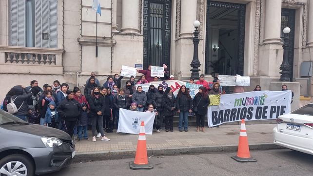 Organizaciones feministas se movilizaron este martes frente al Ministerio de Seguridad de Santa Fe