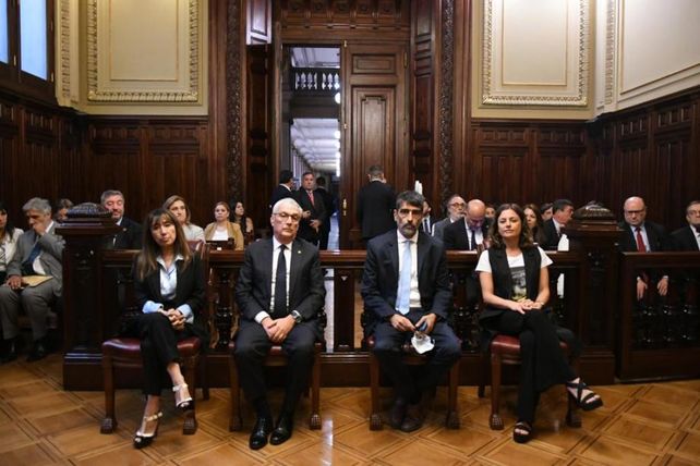 Los cuatro diputados juraron durante un acto que se realizó en el Salón Bermejo de la Corte.