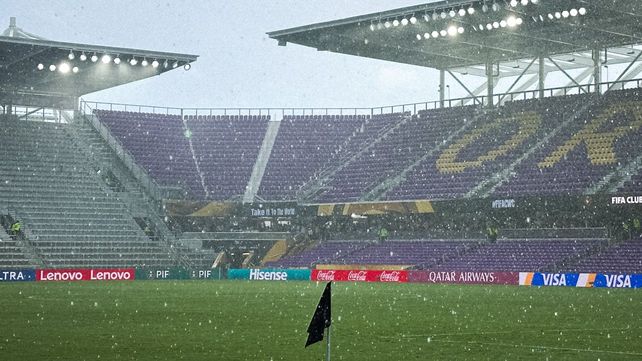 El partido entre Benfica y Auckland City es el cuarto que se suspende por aplicación del protocolo de tormentas.