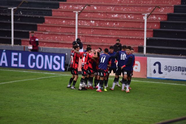 Fue goleada de Patronato en Paraná.
