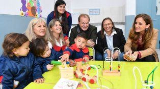La Provincia alimentó a 100.000 niños y adolescentes y dio apoyo a 4.000 emprendimientos