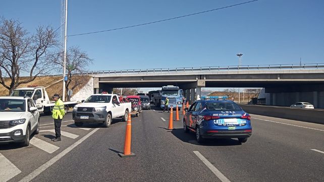 Corte en la avenida Circunvalación en distintos accesos. Todo debido al accidente de este viernes en la ruta hacia Victoria.
