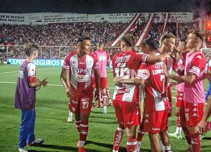 Unión pisó fuerte en el inicio y le ganó a River en Santa Fe