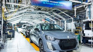 La automotriz Stellantis que fabrica el Peugeot 208 paralizó su planta en un contexto de caída de ventas y el retroceso de las exportaciones hacia Brasil