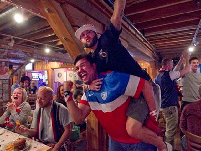 Los hinchas de Estados Unidos, como locos en Brasil