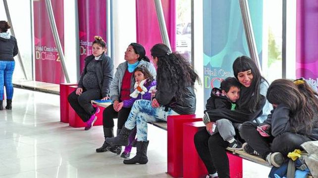 Cambiemos presentó un proyecto para cobrar por salud y educación a extranjeros