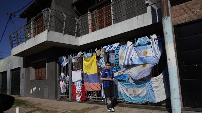 Fotogalería de La Capital: el homenaje de Rosario a Jorge Messi en La Bajada