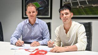 Mastantuono firmó un nuevo contrato con River.