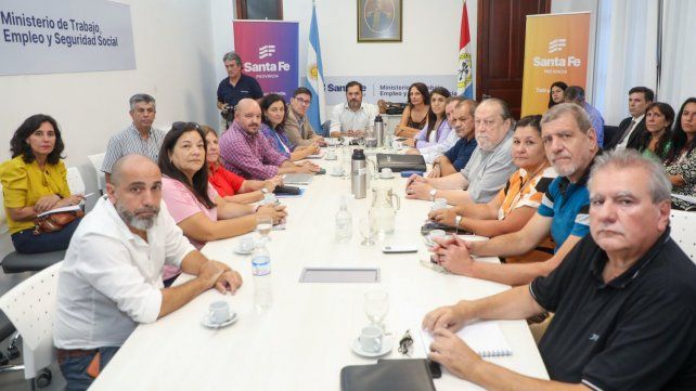 Funcionarios del gobierno y representantes gremiales se volverán a encontrar para seguir discutiendo salarios.