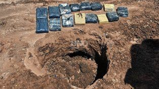 Secuestraron 15 ladrillos con estupefacientes enterrados en un pozo en la cárcel de Las Flores