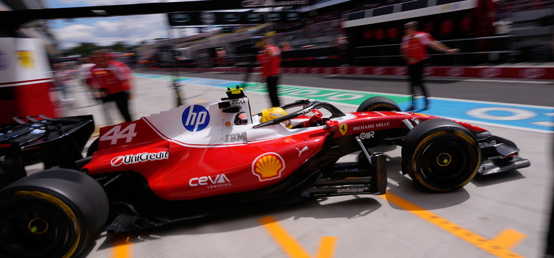 Lewis Hamilton conduce su Ferrari a los boxes durante la primera sesión de práctica del Gran Premio de Hungría, el viernes 24 de julio de 2026, en Mogyorod, Hungría. (Foto AP/Darko Bandic) Lewis Hamilton conduce su Ferrari a los boxes durante la primera sesión de práctica del Gran Premio de Hungría, el viernes 24 de julio de 2026, en Mogyorod, Hungría. (Foto AP/Darko Bandic)