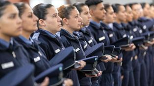 Santa Fe busca incorporar más policías: el cupo es de 350 mujeres y 850 hombres.