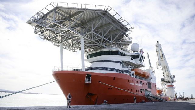Alta embarcación. El Seabed Constructor en una postal de setiembre