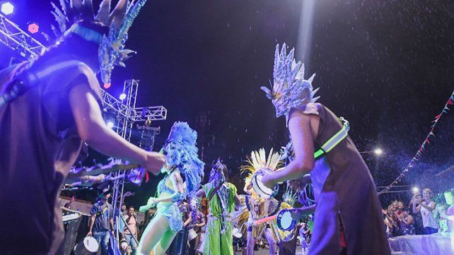 Los tradicionales carnavales de febrero se acercan a pasos agigantados y Paraná no es la excepción. Nuevamente
