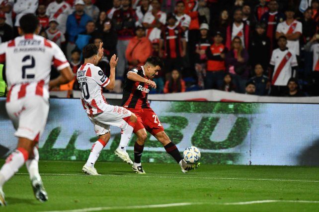 River se hizo fuerte en los penales ante Unión y se metió en cuartos de final