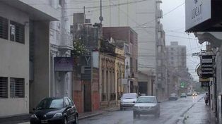 La tormenta generó cortes de energía en varios barrios de la ciudad