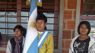 Movida solidaria por un alumno descalzo