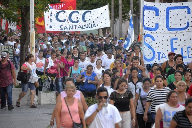 Una marcha pacífica pero con memoria recordó a las victimas de la represión policial de 2001