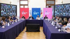 La mesa de Perotti. El gobernador logró adhesión de intendentes. La mesa de Perotti. El gobernador logró adhesión de intendentes.