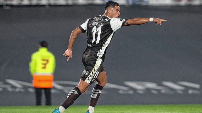 Brian Mansilla asoma como alternativa para reforzar a Unión