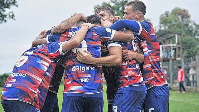 El choque entre Unión y Ferrocarril del Estado se postergó para el domingo 20 en Rafaela. El choque entre Unión y Ferrocarril del Estado se postergó para el domingo 20 en Rafaela.