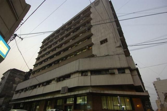 Realizan un simulacro de evacuación del edificio de la Caja de Jubilaciones