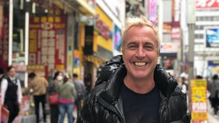 ¡Casi lo rapan! El accidentado cambio de look de Marley en Tokio