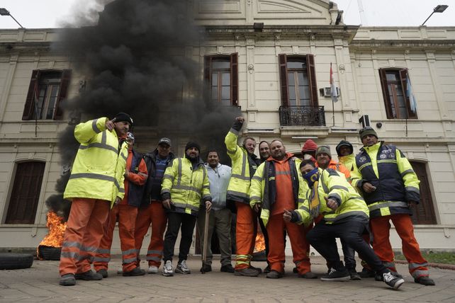 Puerto Rosario y sus trabajadores llegaron a un acuerdo: se dejan sin efecto los despidos