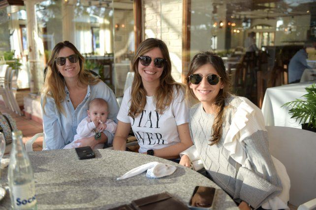 María Pomar, Alejandrina Oliveros y Victoria Gutierrez