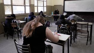 Presencialidad. Alumnos en el aula de una escuela de Rosario.