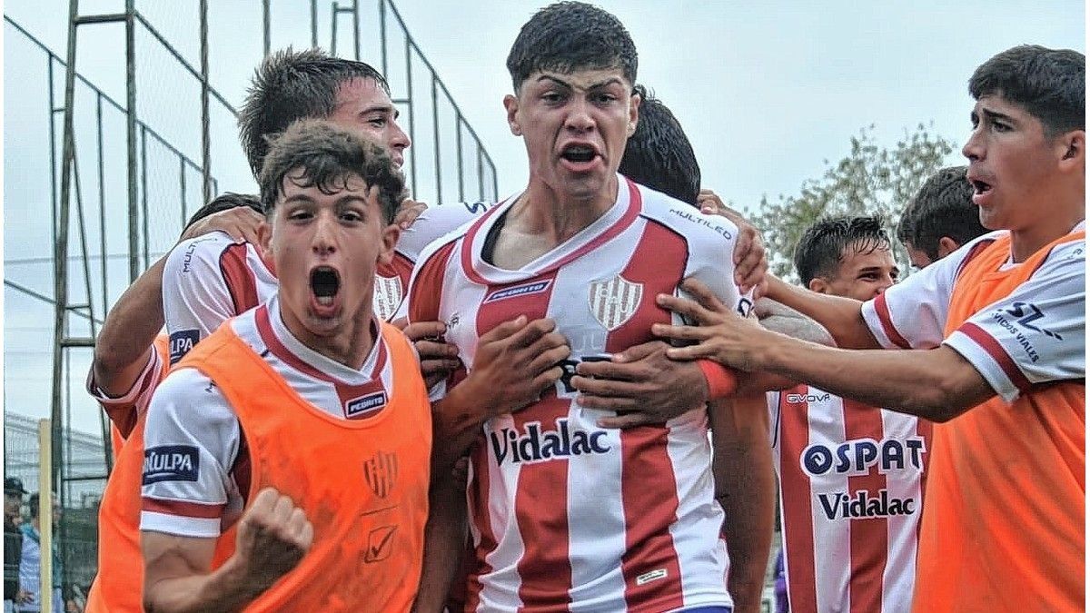 La reserva de Unión rescató un valioso empate ante Defensa y estiró su ...