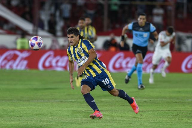 Ignacio Malcorra fue el jugador que gestó prácticamente todas las jugadas de gol que tuvo Central en el primer tiempo.