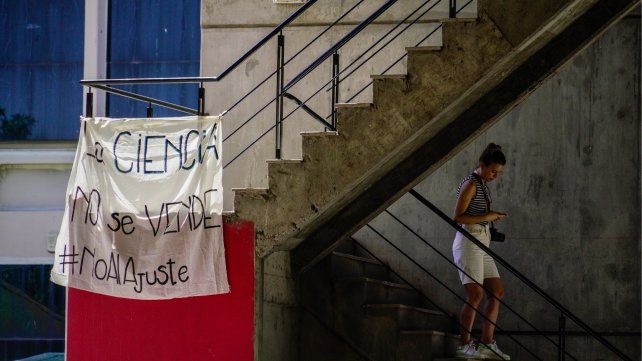 El área científica sigue dando pelea a los recortes presupuestarios del gobierno nacional.