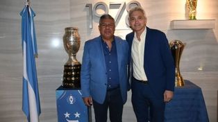 Ricardo Carloni respaldó la gestión de Chiqui Tapia, al que consideró un crack. También apoyó a Toviggino.