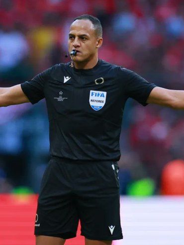 Ismail Elfath, el árbitro estadounidense de Argentina vs. Inglaterra