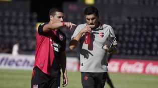 Panchito González y Larriera hablan en el regreso del entretiempo ante Midland. En Newell’s saben que no dependen de otros y eso motiva.