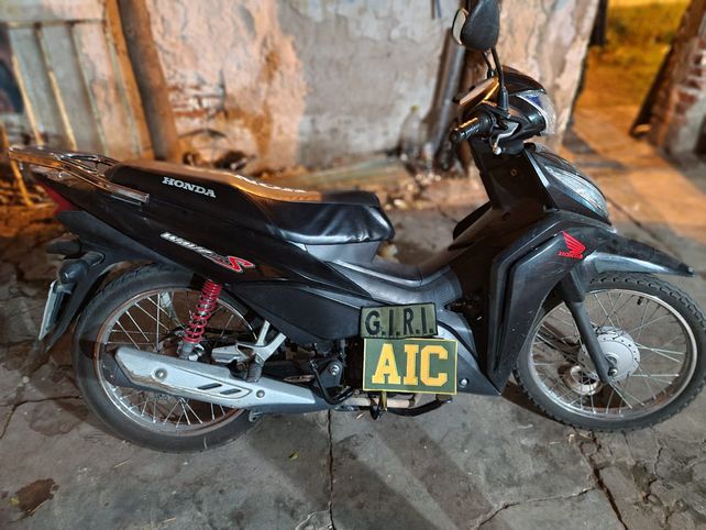 En la casa del menor apresado se secuestró una moto que habría sido utilizada en delitos.