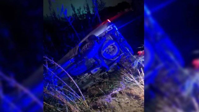Accidente en Paraná: una camioneta volcó y sus ocupantes salieron ilesos