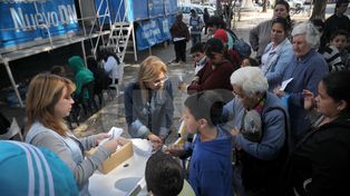El camión de los DNI se quedará hasta el jueves 11