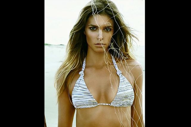 La bella conductora del sorteo del Mundial 2014